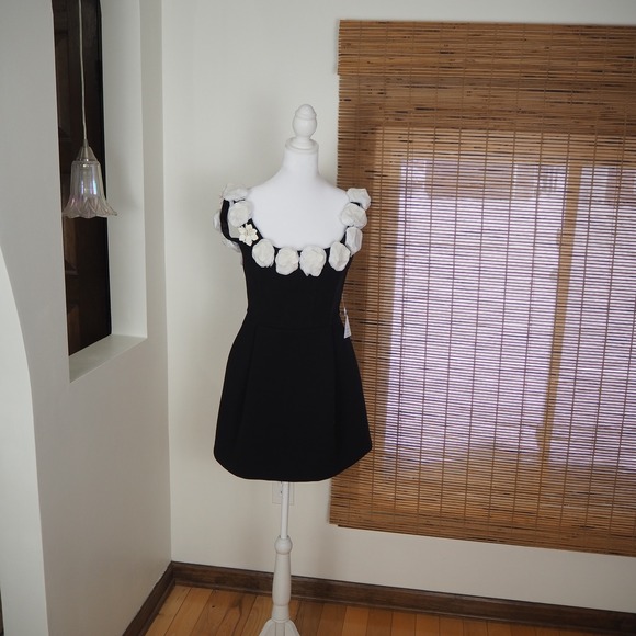 NWT Nadine Merabi Cindy Flower Detail Cocktail Minidress Women's Sz Small Black - Picture 4 of 16